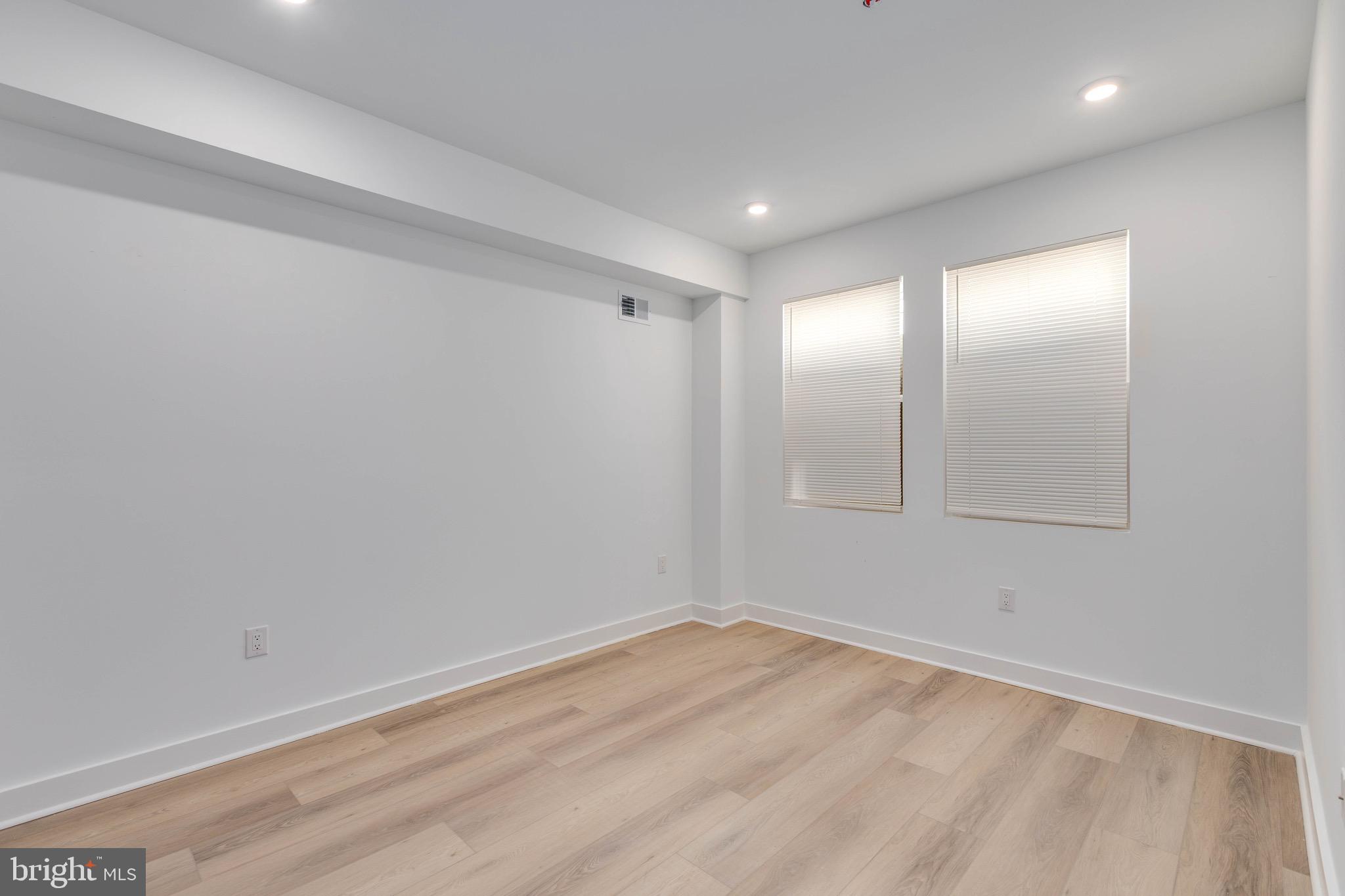 1221 W LEHIGH AVENUE 1