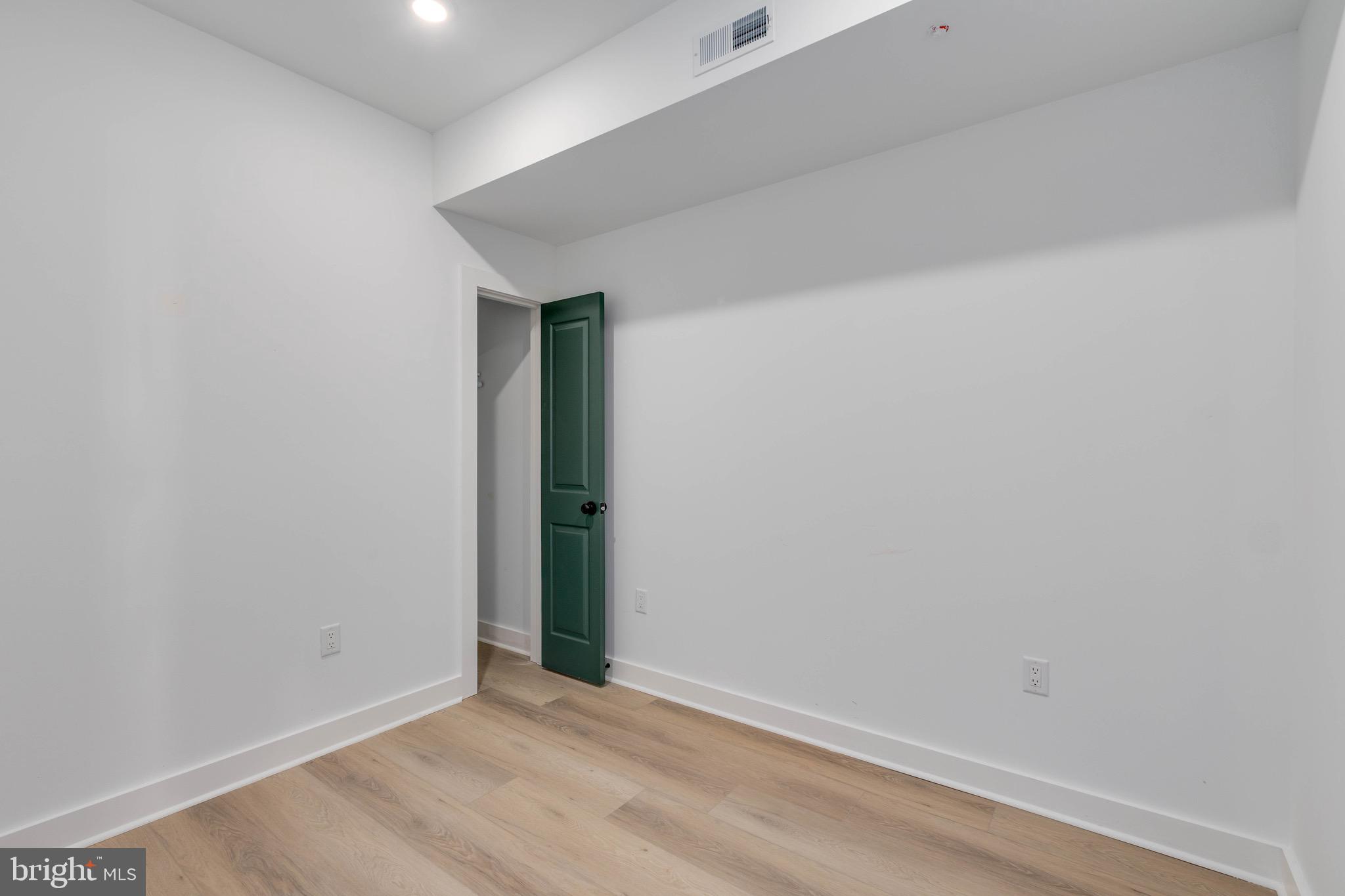 1221 W LEHIGH AVENUE 2