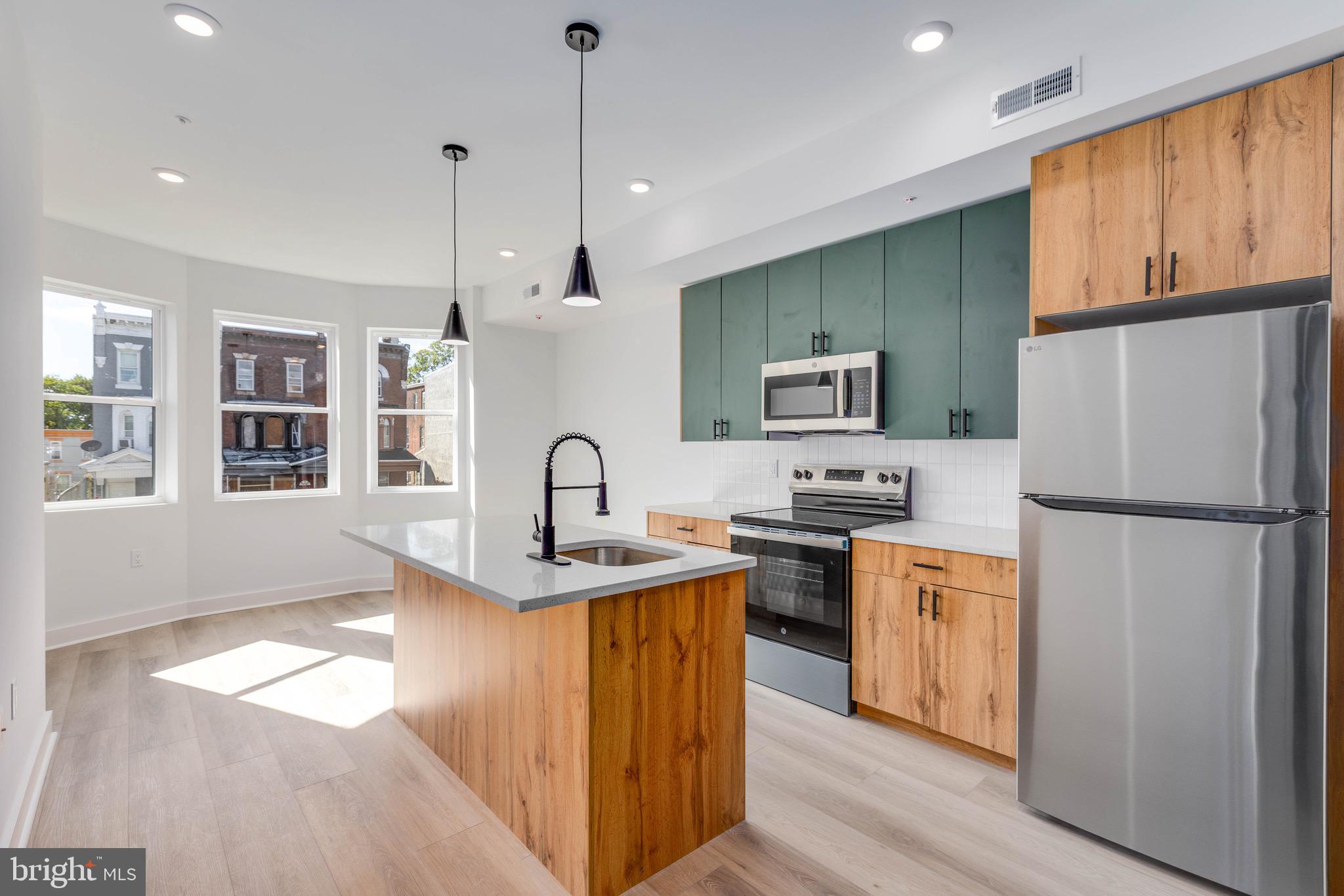 1221 W LEHIGH AVENUE 2