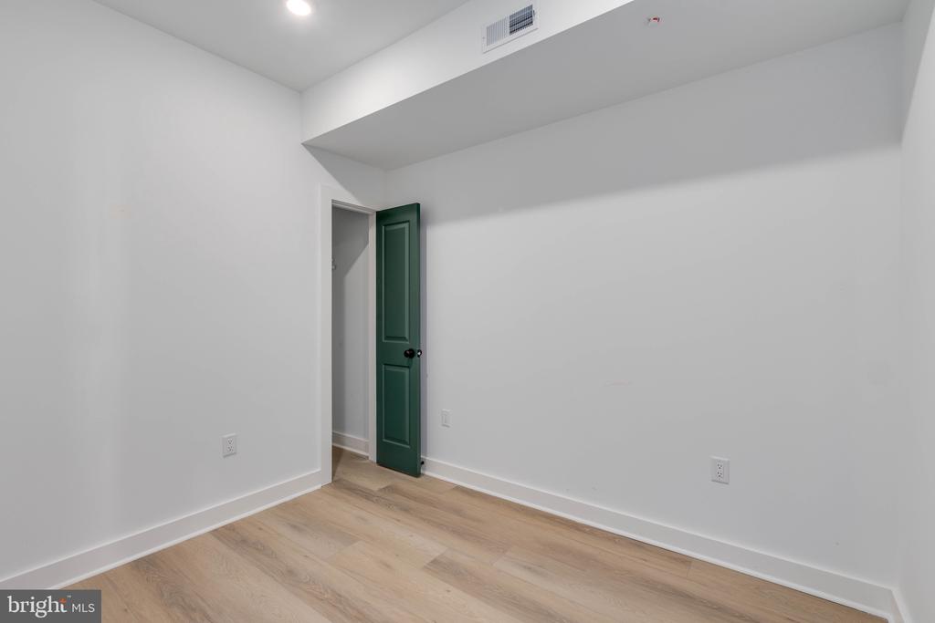 1221 W LEHIGH AVENUE 2