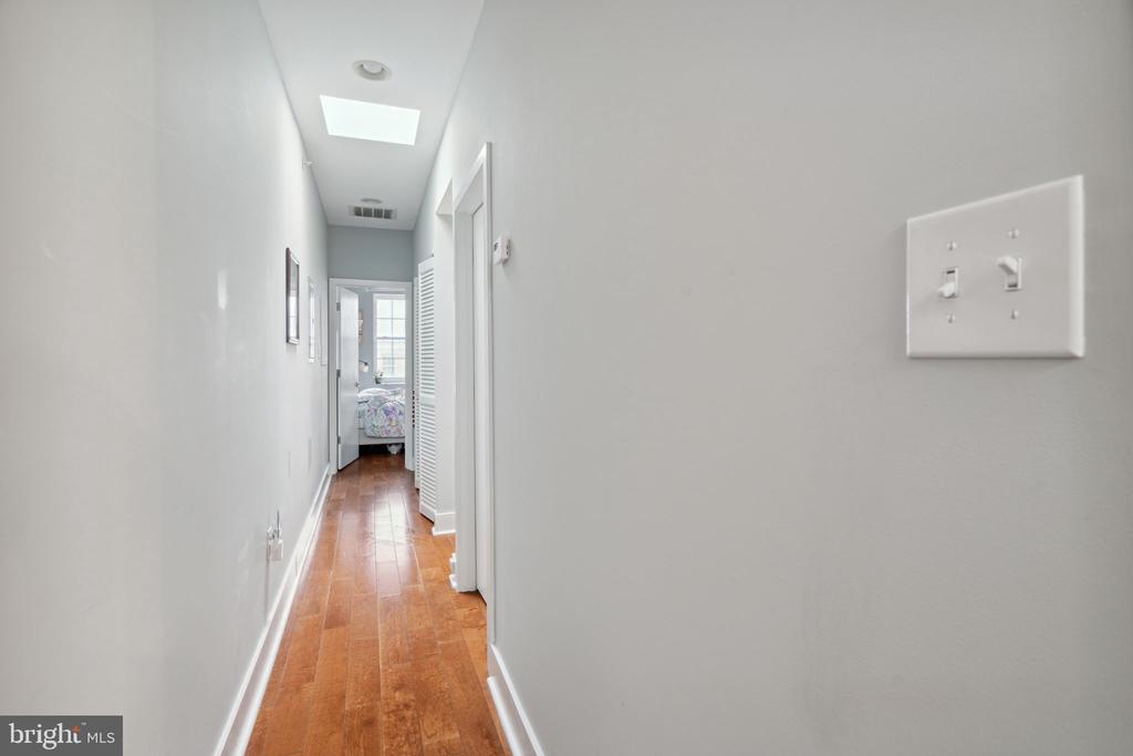 1818 CHRISTIAN STREET 3