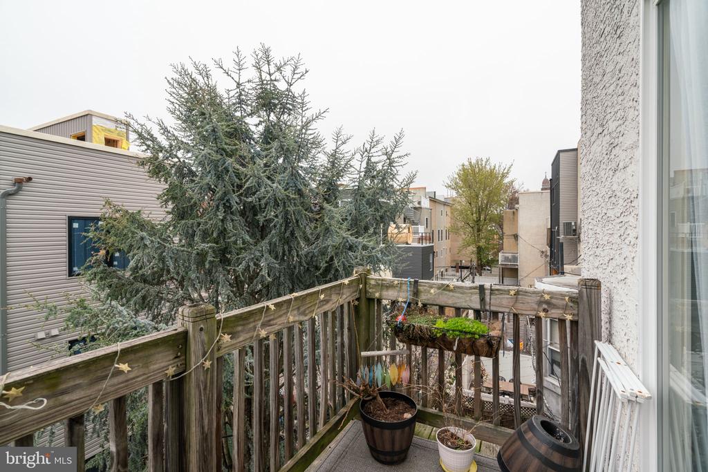 1818 CHRISTIAN STREET 3