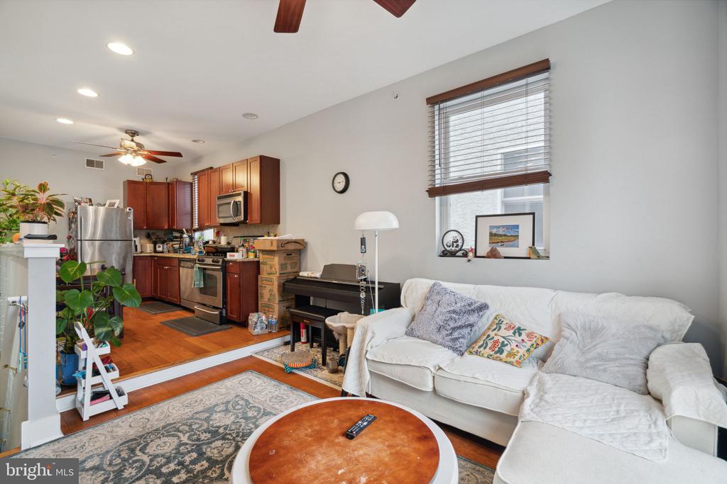 1818 CHRISTIAN STREET 3