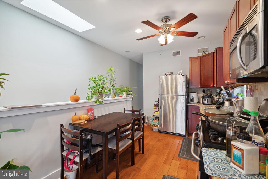 1818 CHRISTIAN STREET 3