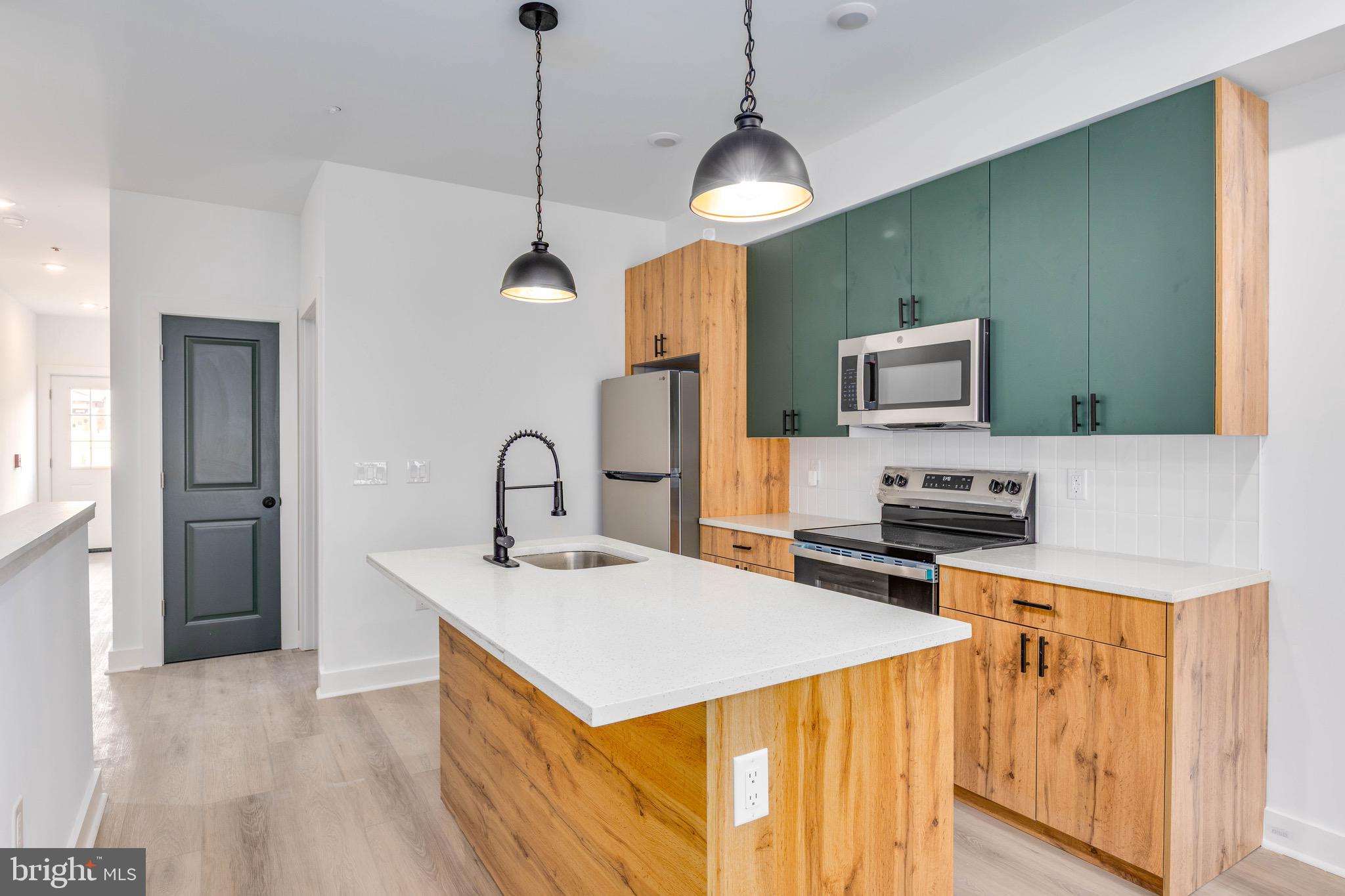 1223 W LEHIGH AVENUE 1