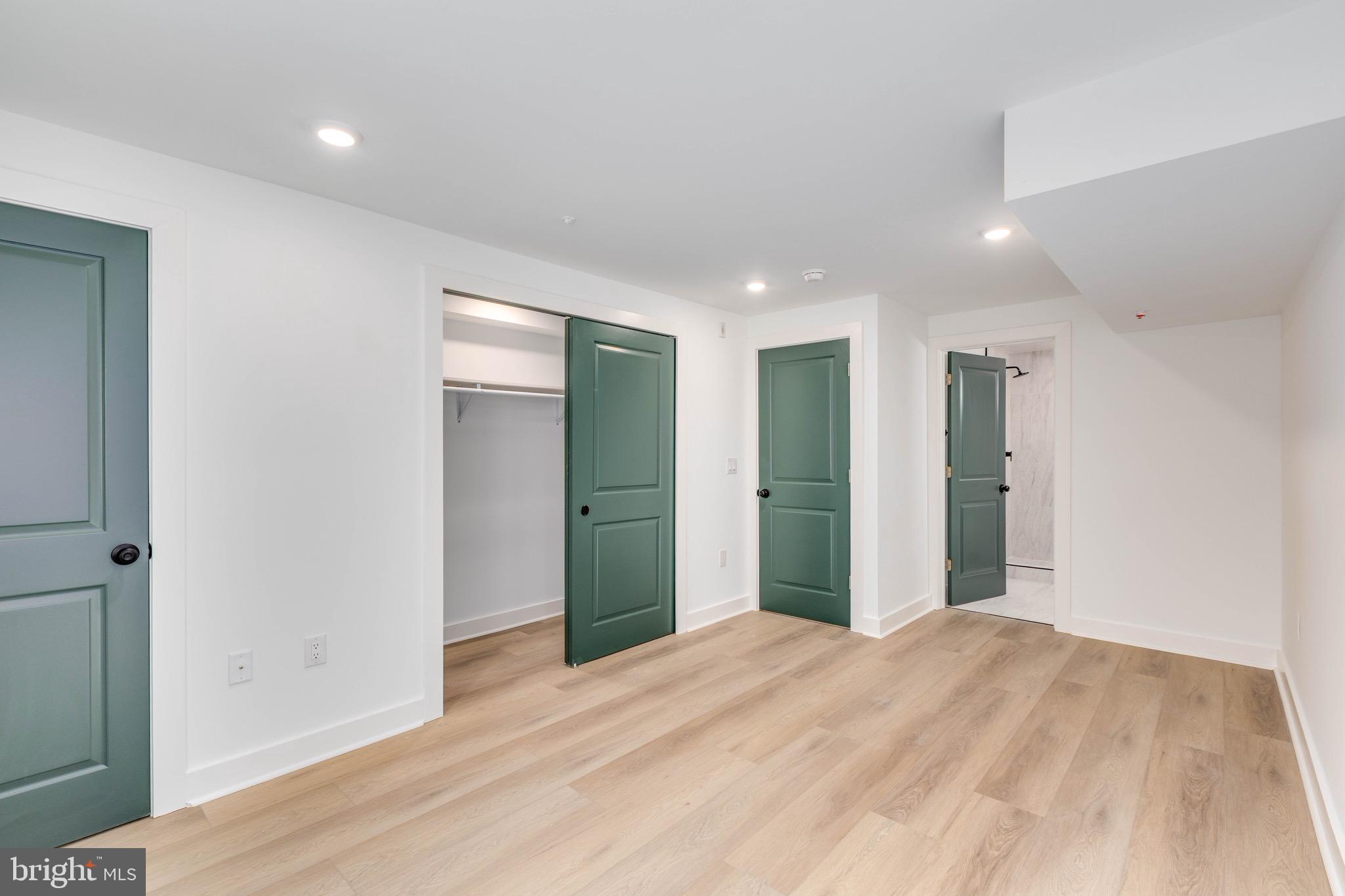 1223 W LEHIGH AVENUE 1