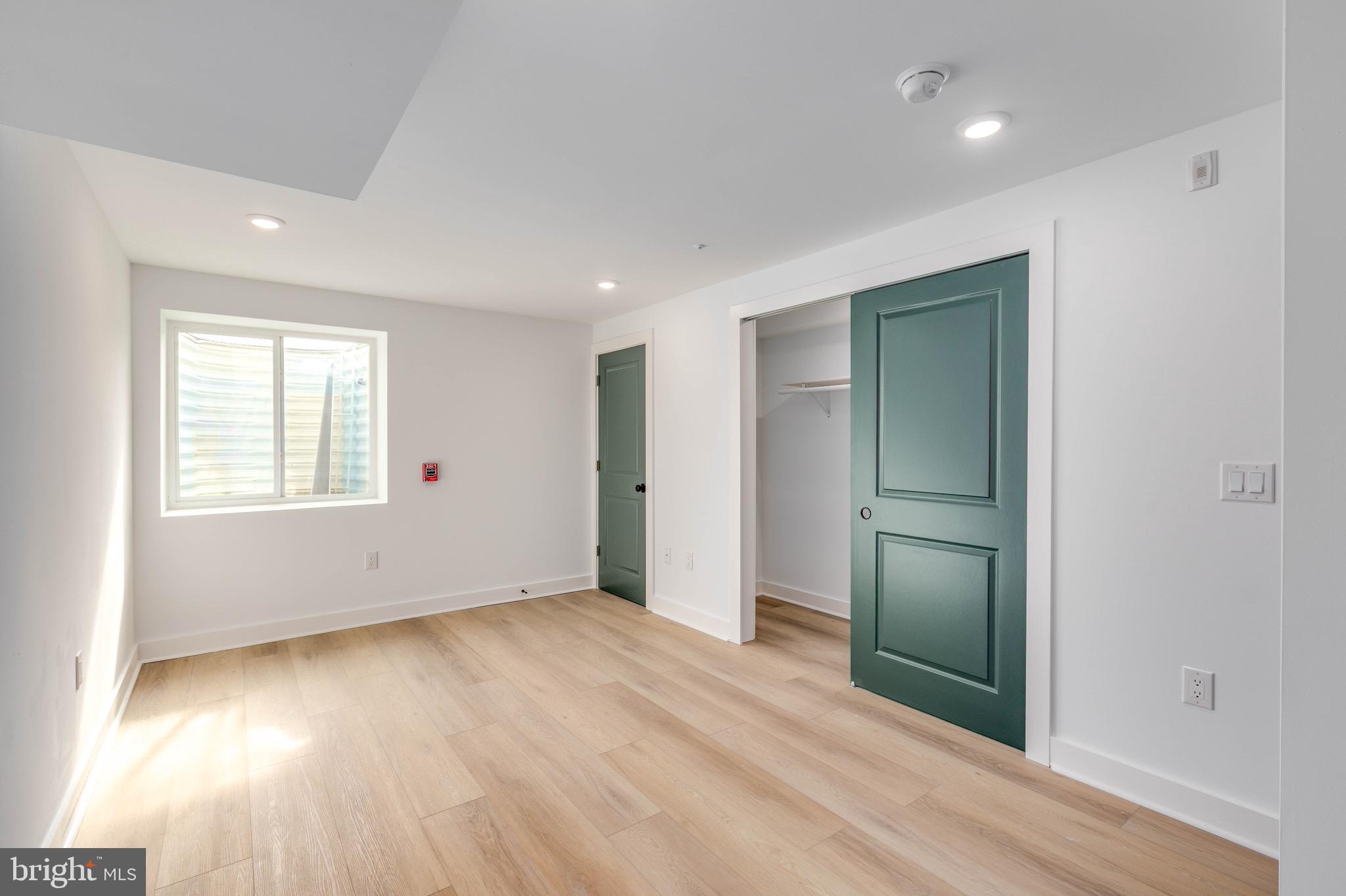 1223 W LEHIGH AVENUE 1