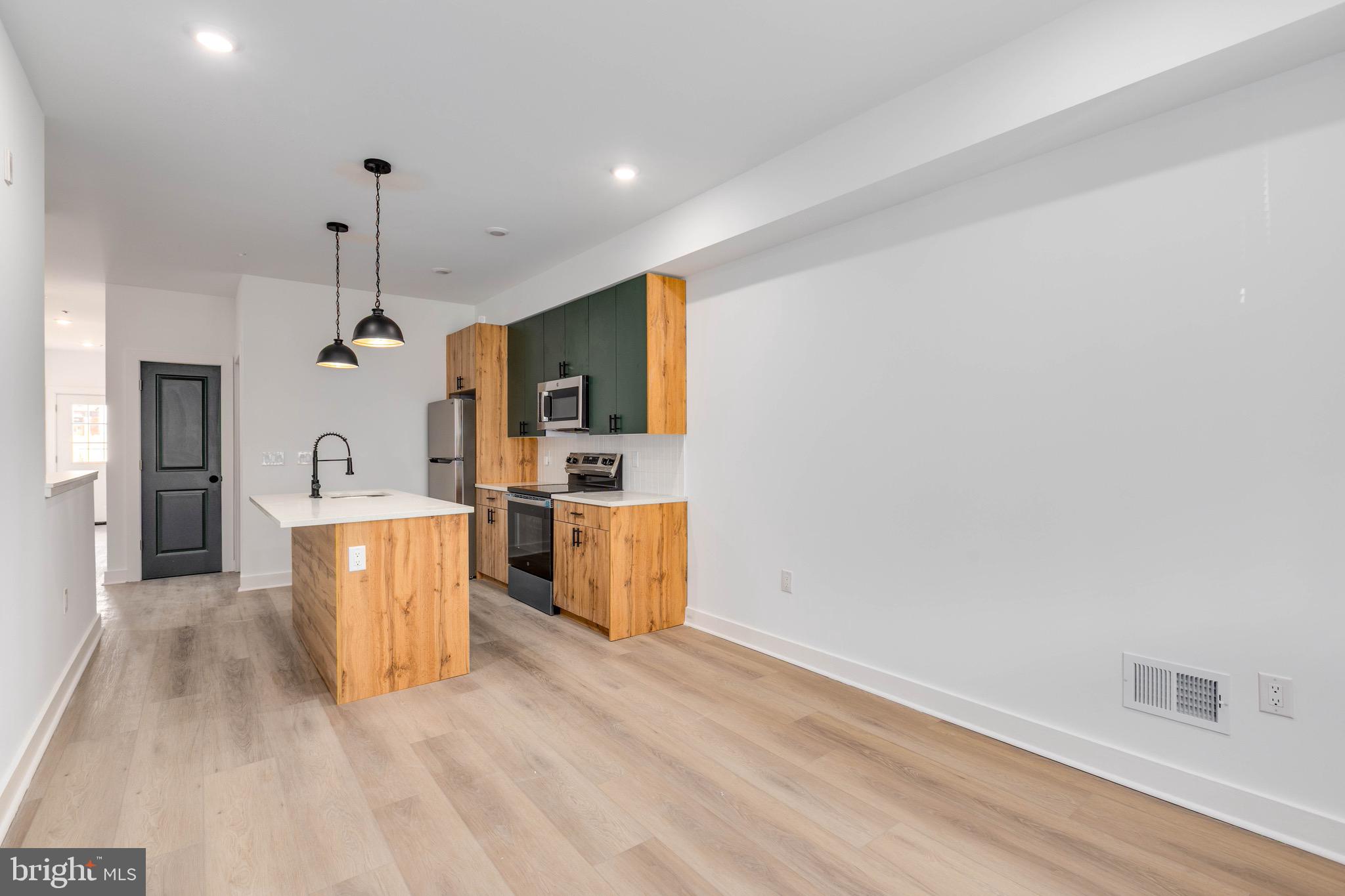 1223 W LEHIGH AVENUE 1