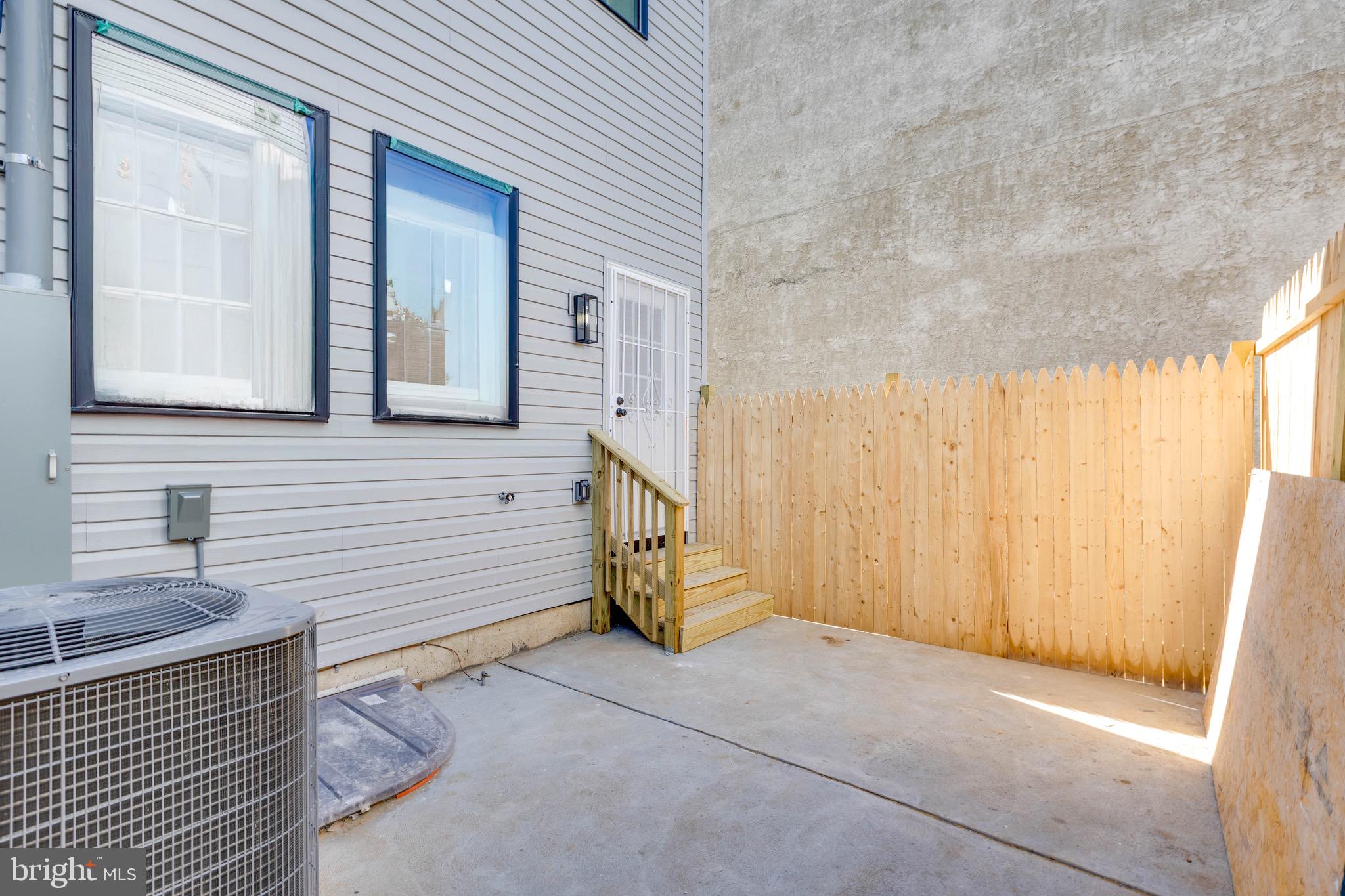 1223 W LEHIGH AVENUE 1