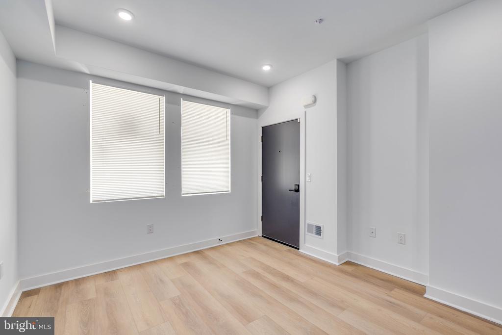 1223 W LEHIGH AVENUE 1