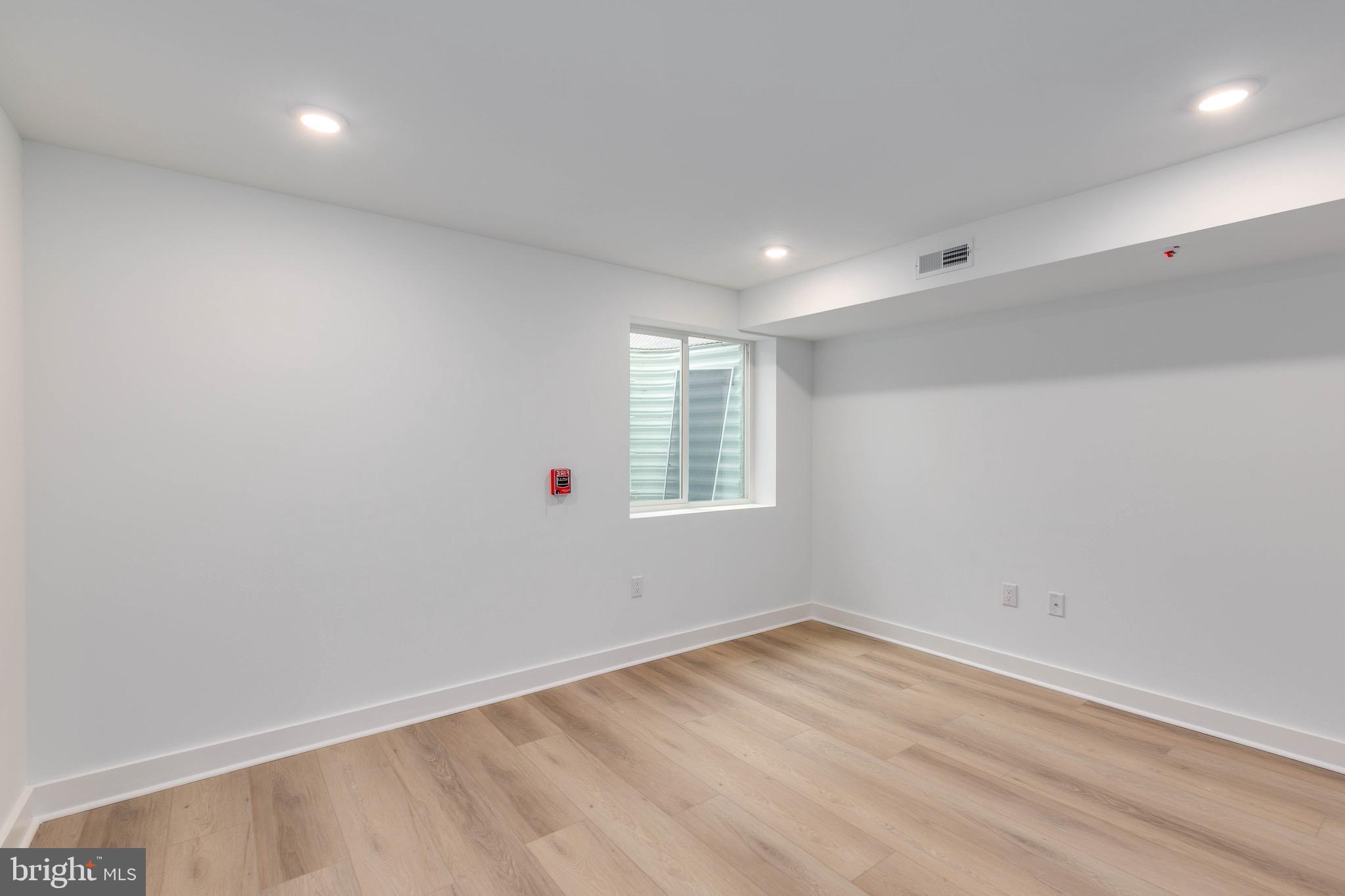 1223 W LEHIGH AVENUE 1