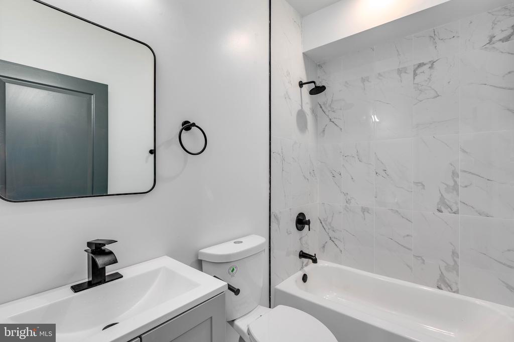 1223 W LEHIGH AVENUE 1