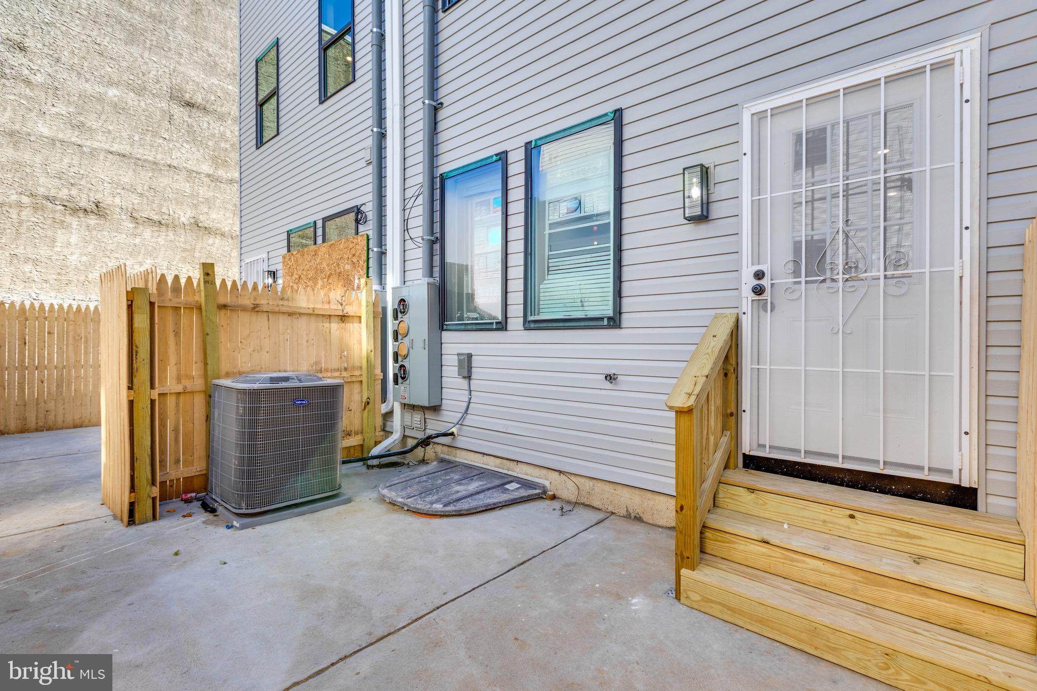 1223 W LEHIGH AVENUE 1