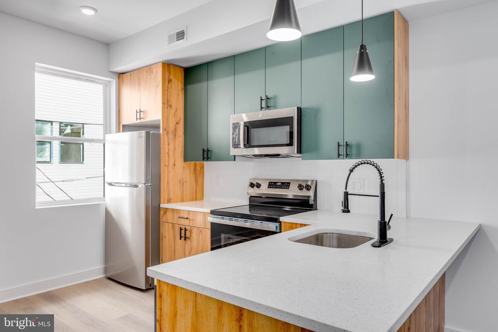 1223 W LEHIGH AVENUE 3
