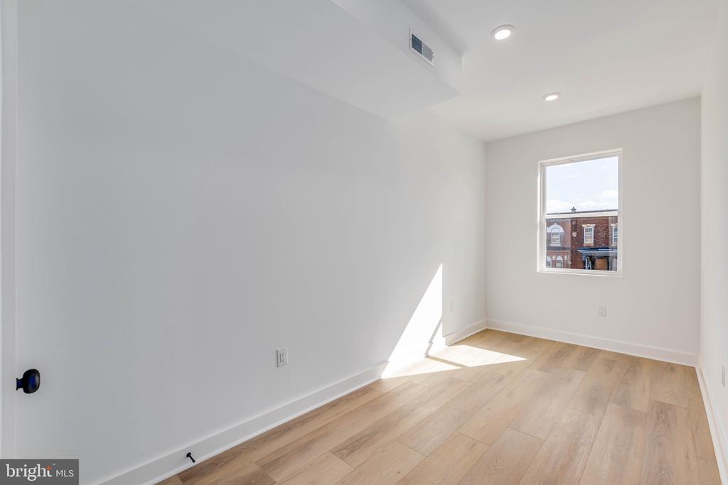 1223 W LEHIGH AVENUE 3