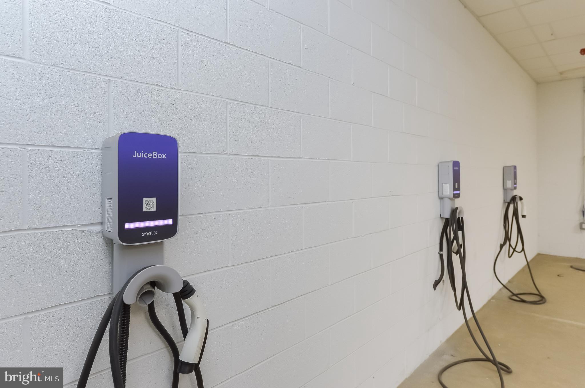 236 THOMPSON STREET B408