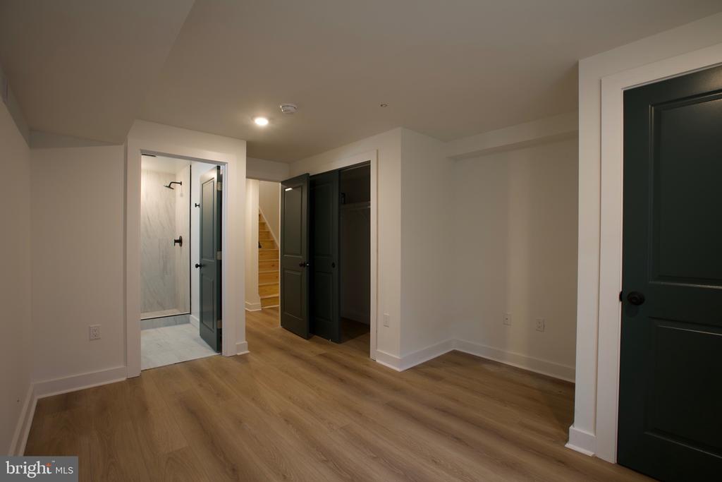 1224 W SILVER STREET 1