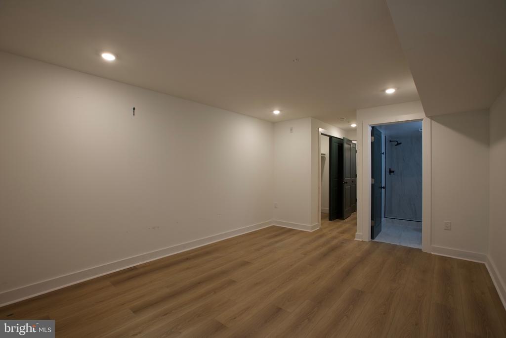 1224 W SILVER STREET 1
