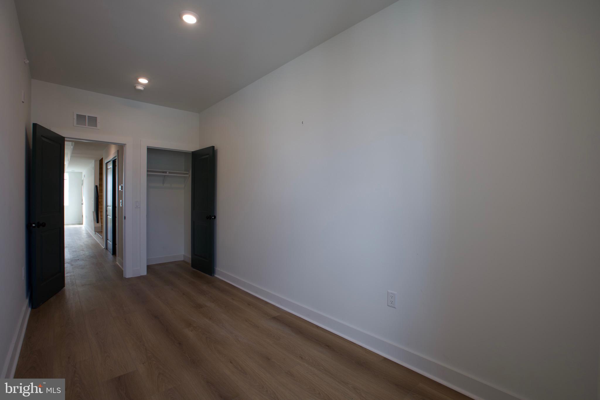 1224 W SILVER STREET 3