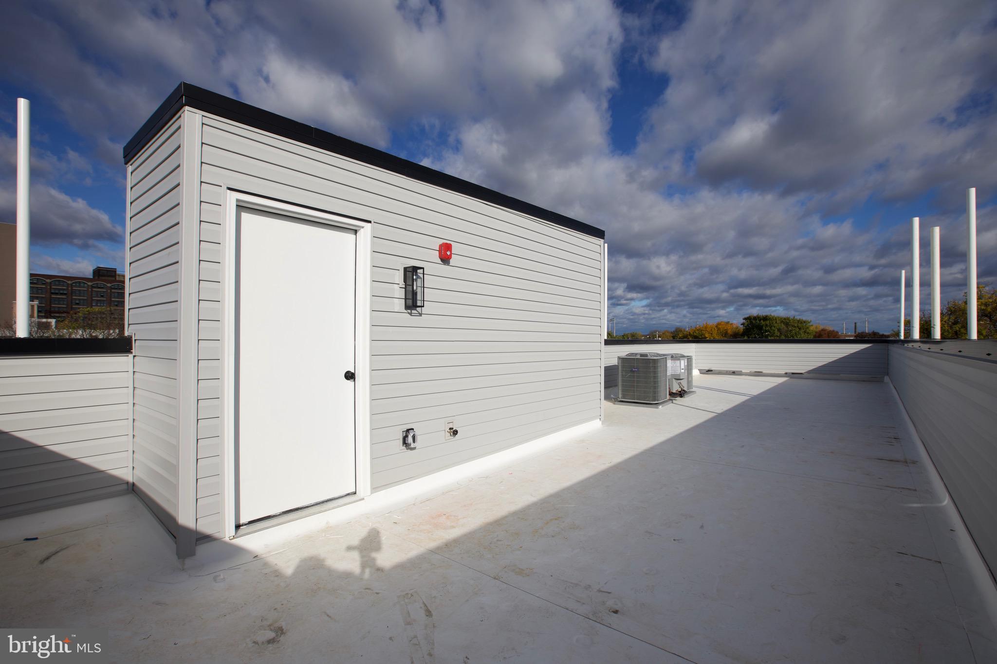 1224 W SILVER STREET 3