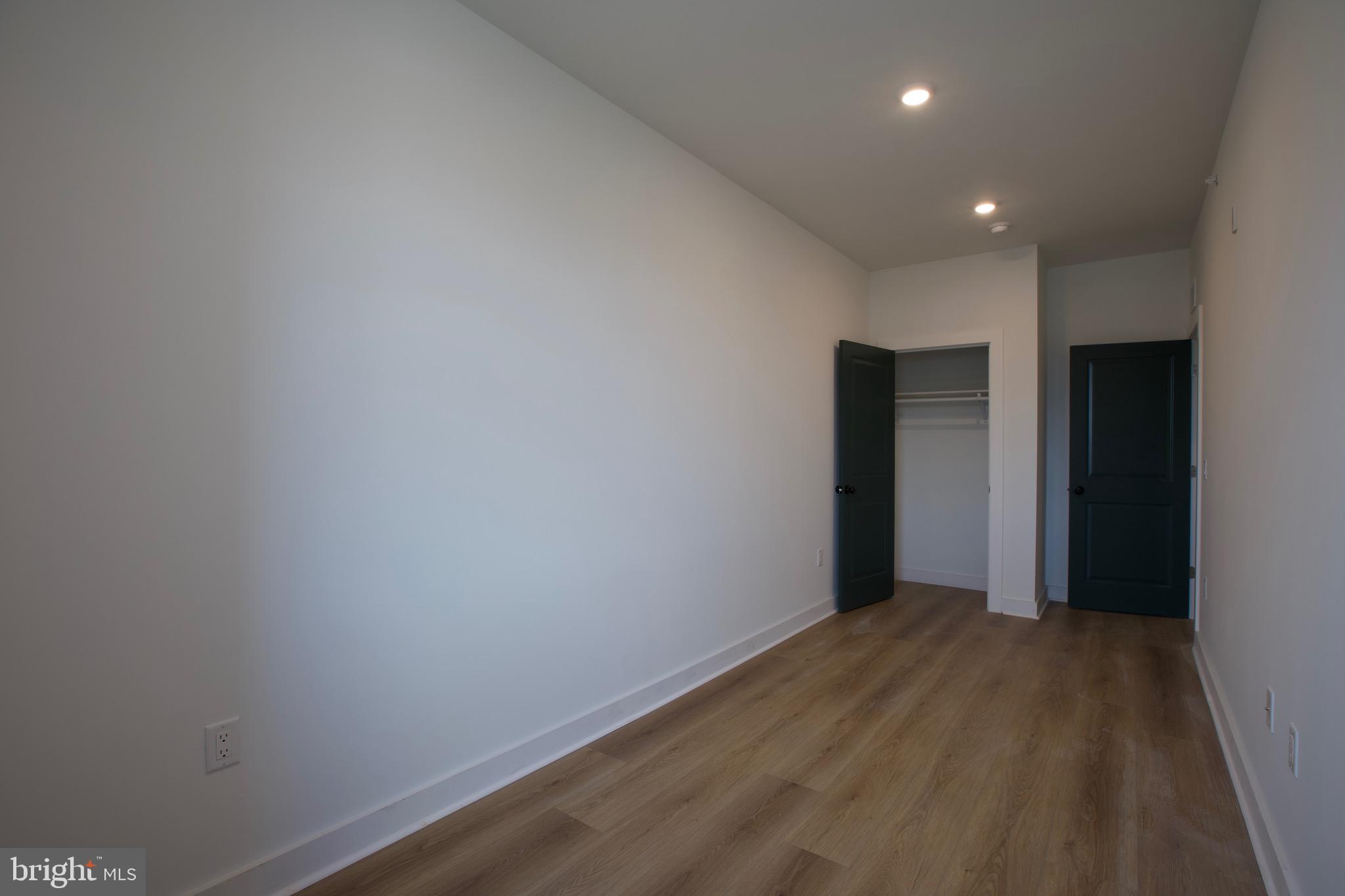 1224 W SILVER STREET 3