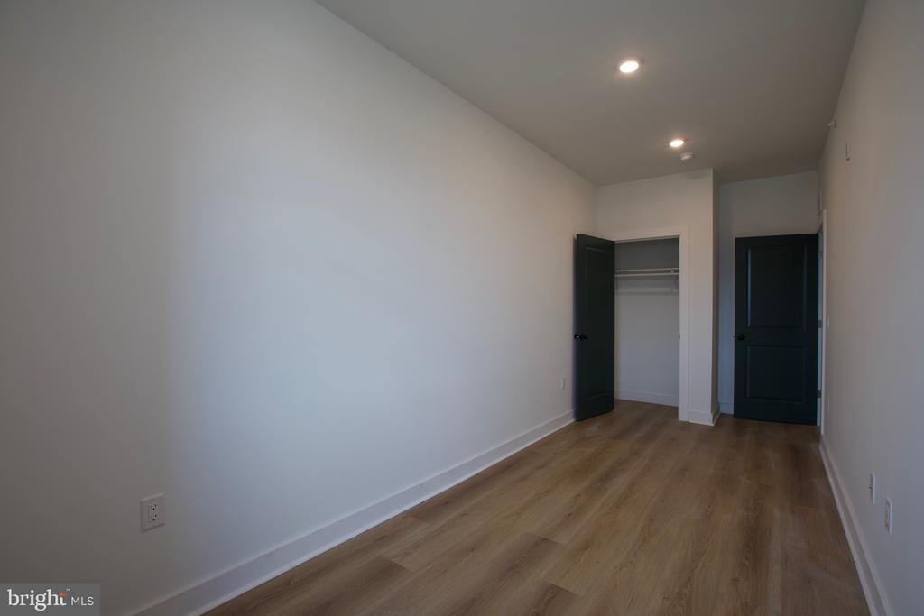 1224 W SILVER STREET 3