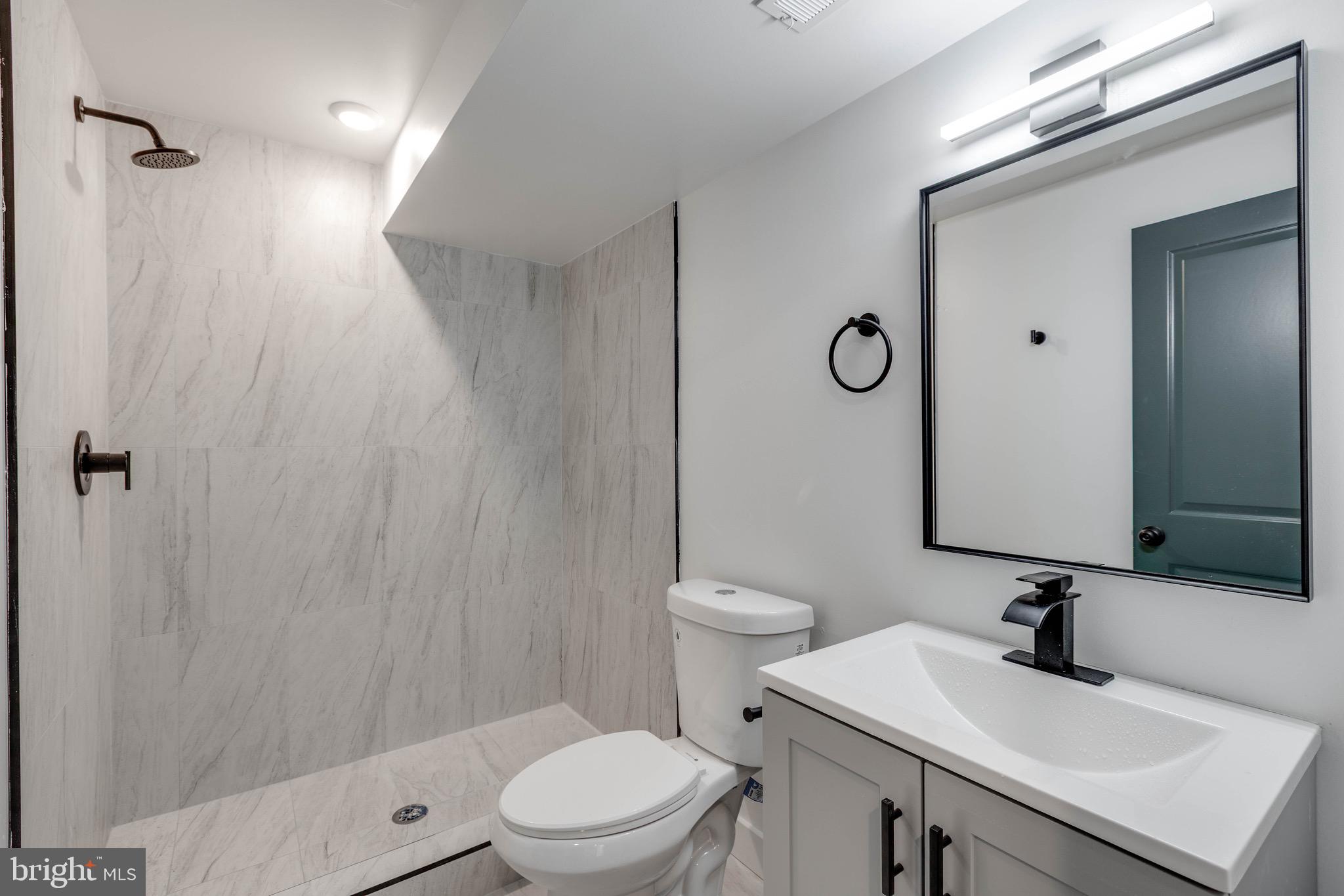 1222 W SILVER STREET 1