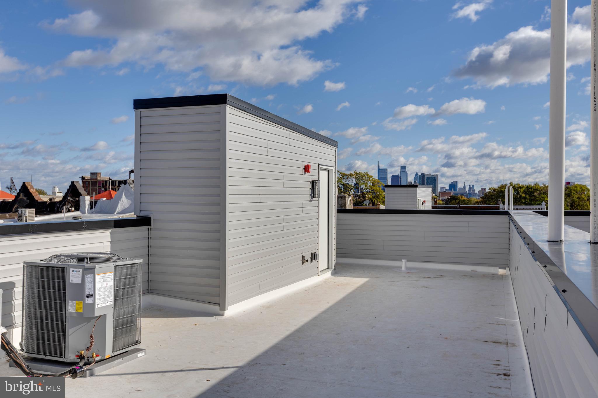1222 W SILVER STREET 3