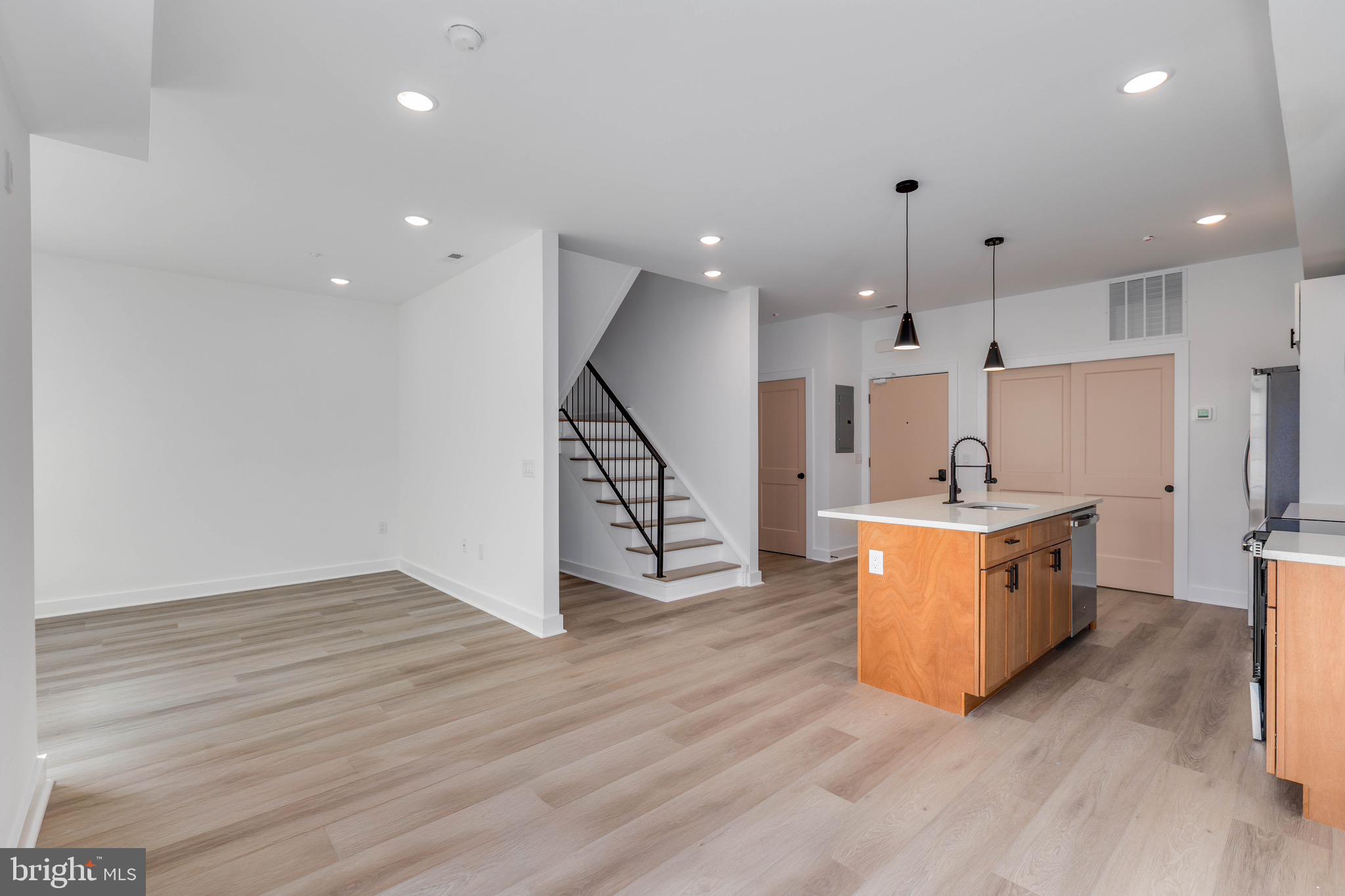 716 N SHEDWICK STREET 3