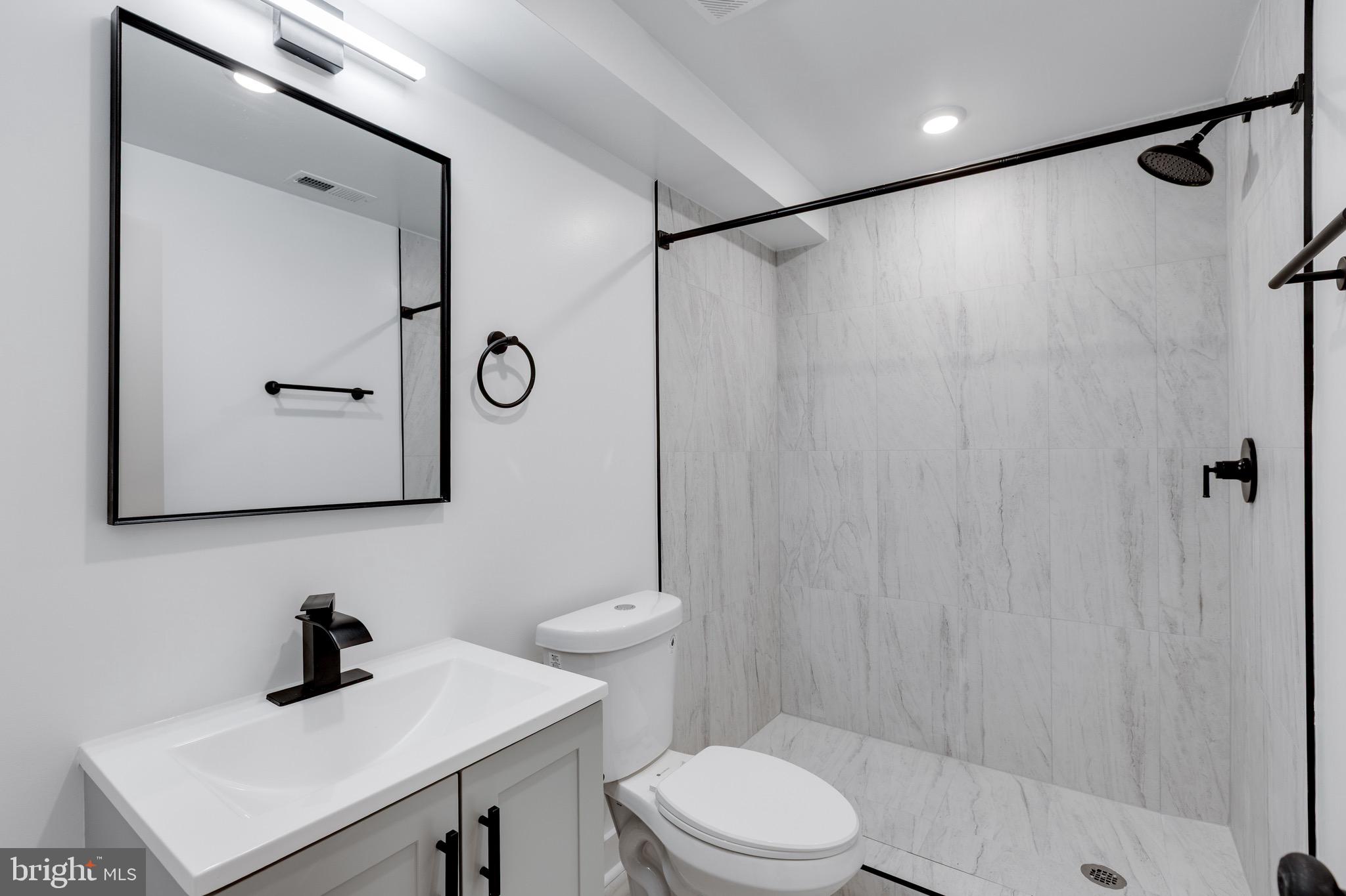 1028 W ARIZONA STREET 1