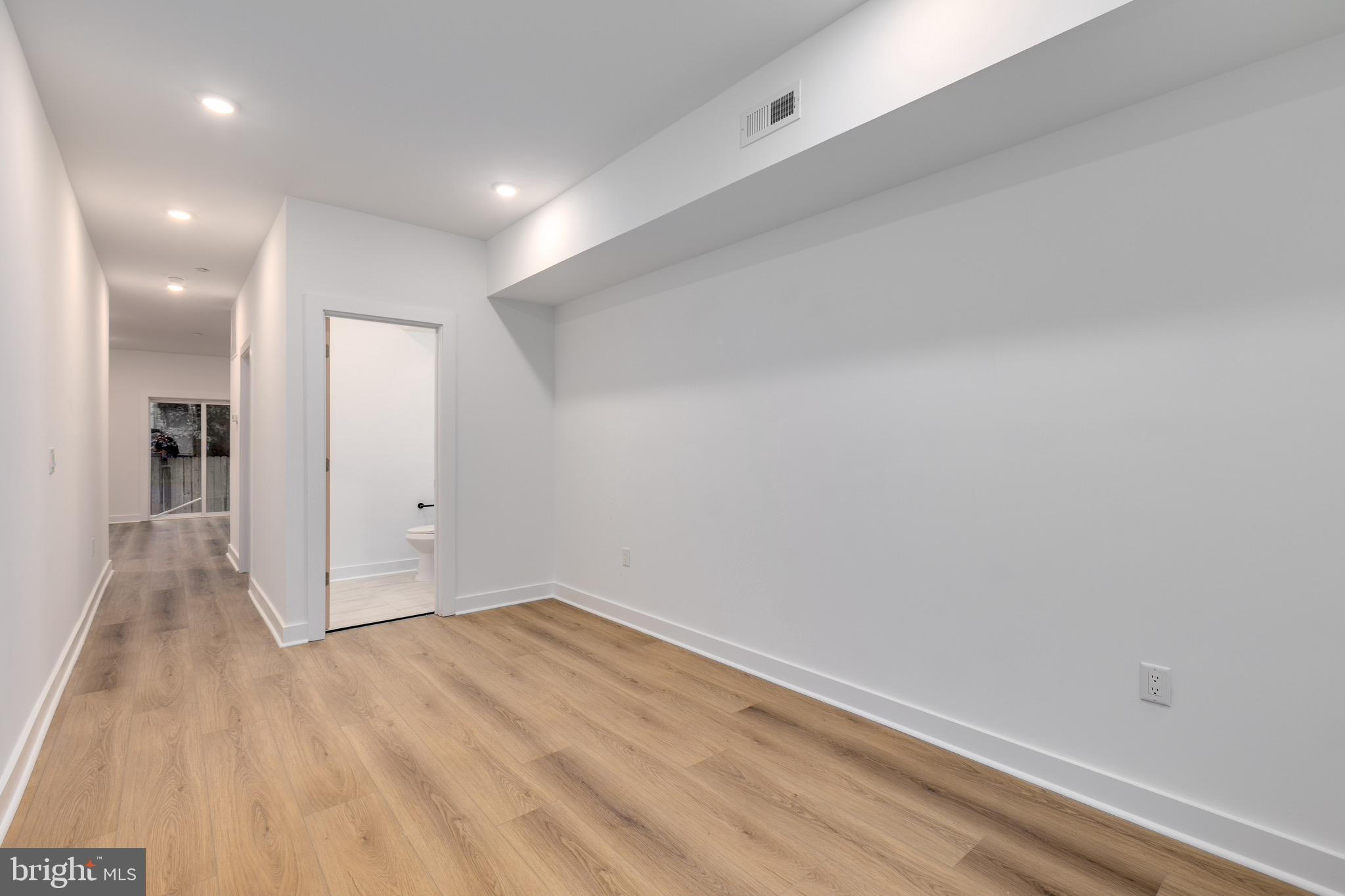 1028 W ARIZONA STREET 1