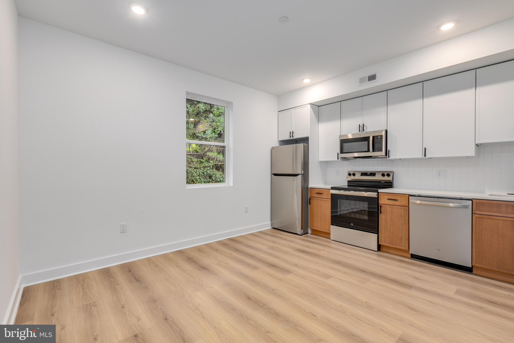 1028 W ARIZONA STREET 2