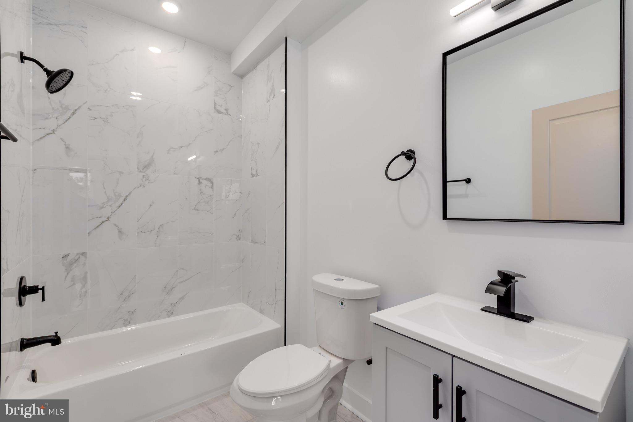 1028 W ARIZONA STREET 2