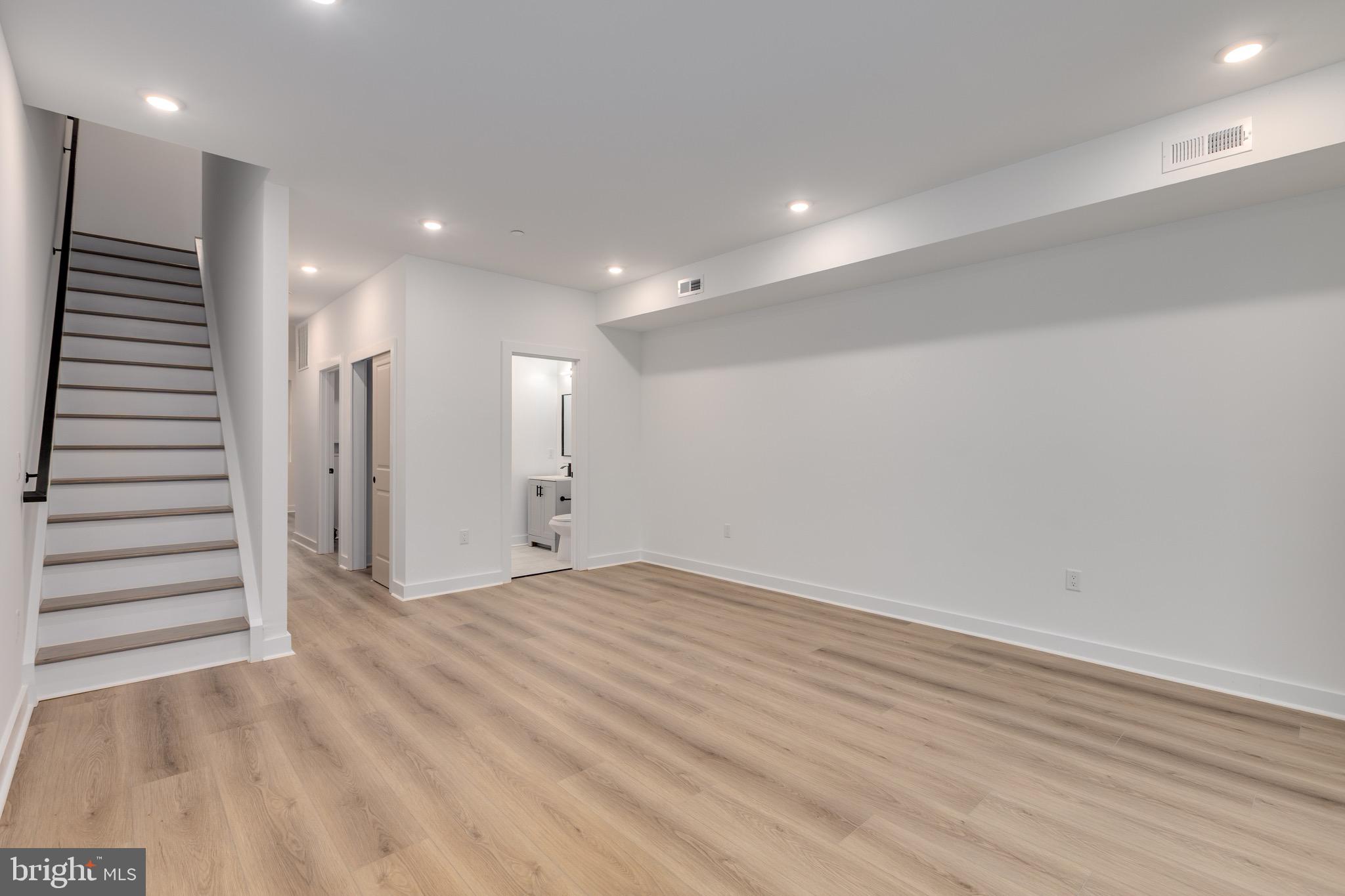 1028 W ARIZONA STREET 2