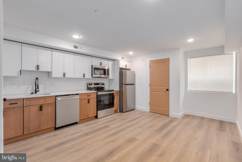 2502 N 10TH STREET 1