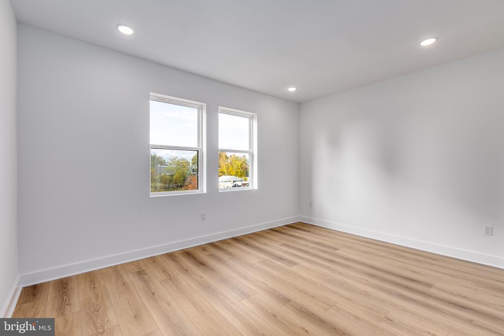 2502 N 10TH STREET 4