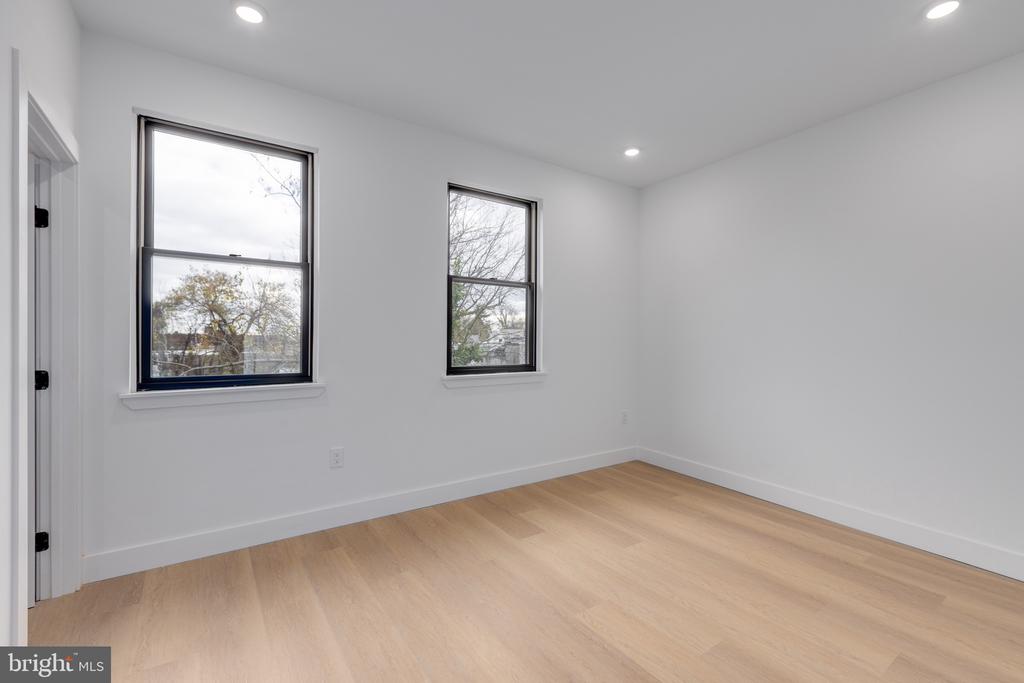 178 W SEYMOUR STREET 3