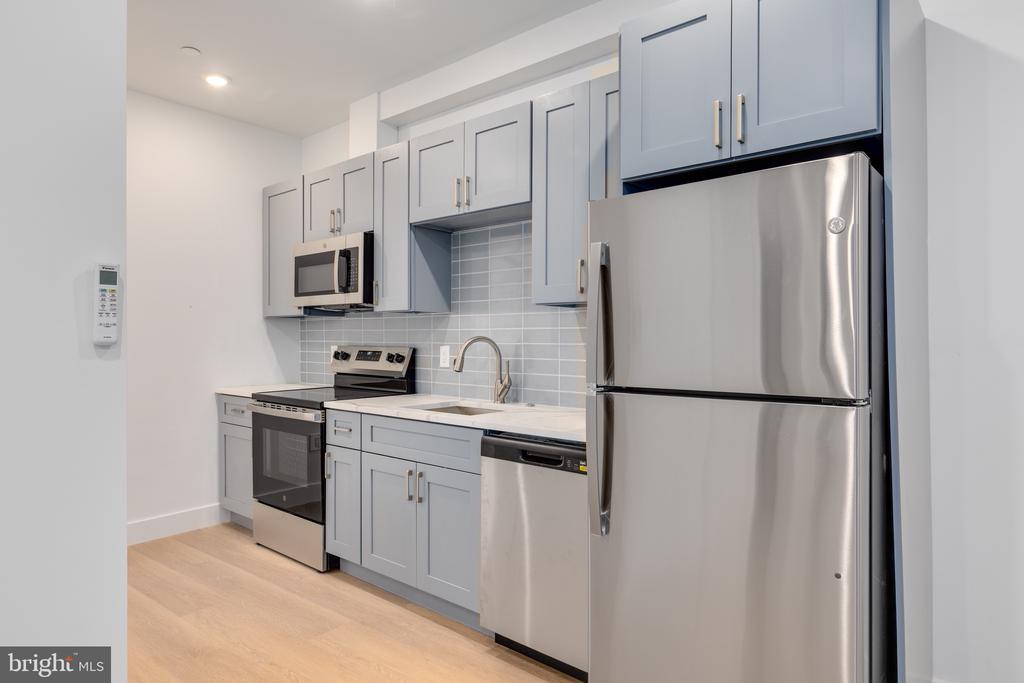 178 W SEYMOUR STREET 3