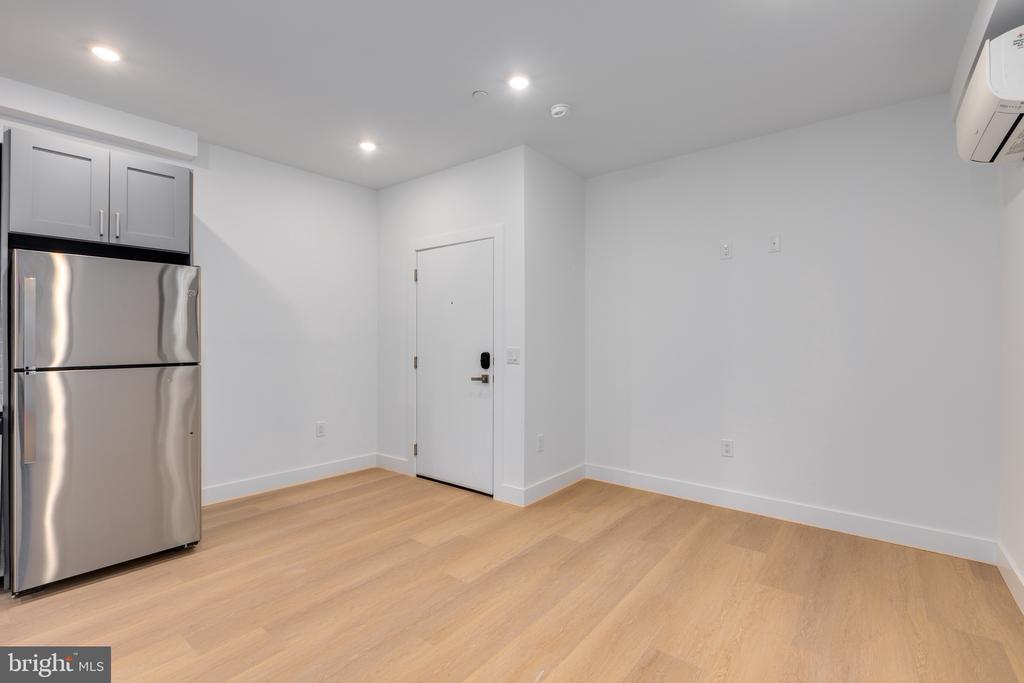 178 W SEYMOUR STREET 3