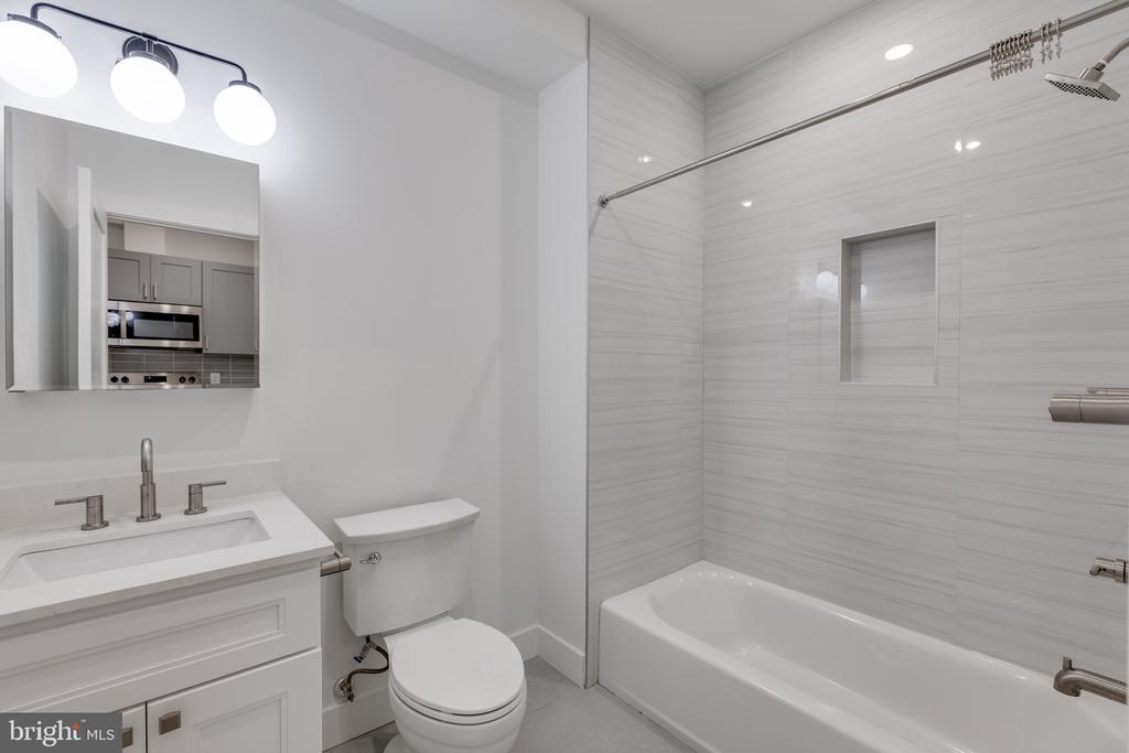 178 W SEYMOUR STREET 3
