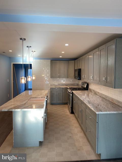 2715 E SOMERSET STREET 2