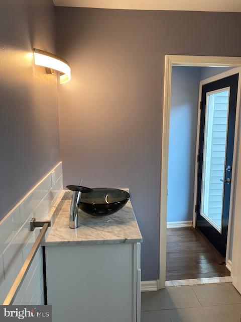 2715 E SOMERSET STREET 2