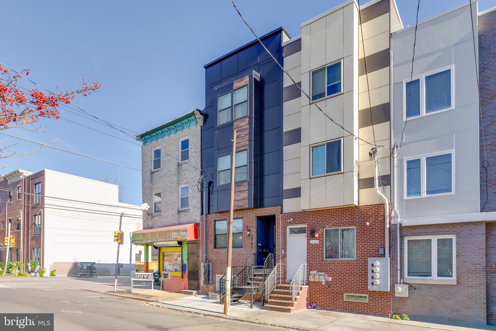 2061 N 8TH STREET 2