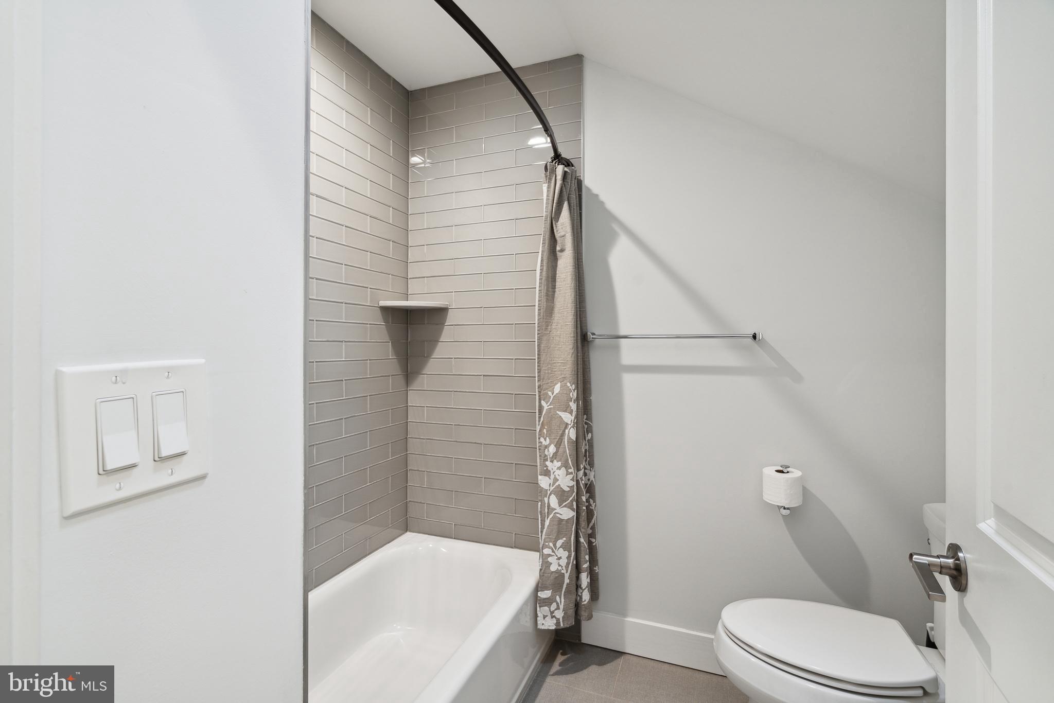 1448 N MYRTLEWOOD STREET