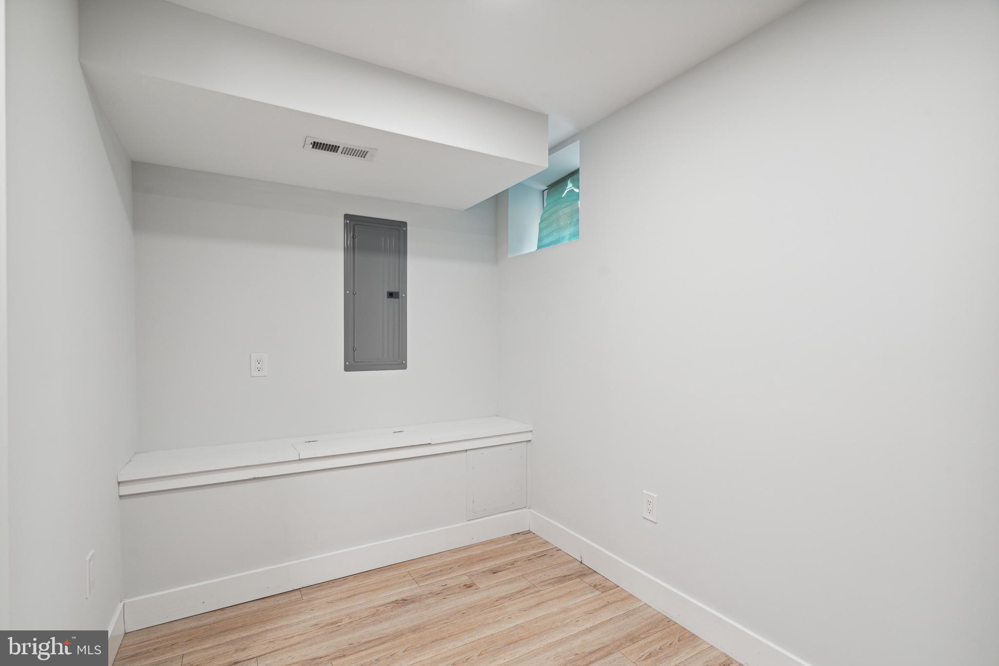 1448 N MYRTLEWOOD STREET