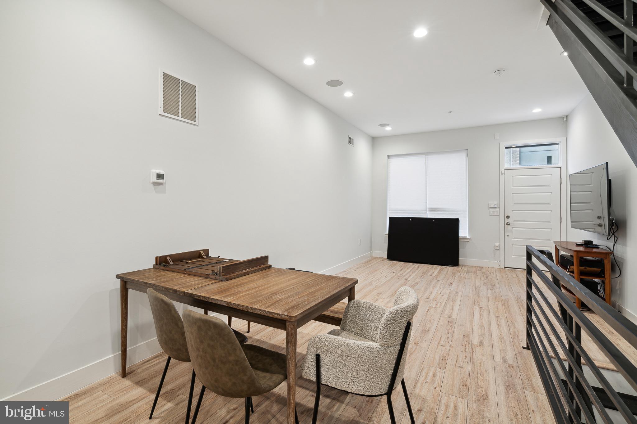 1448 N MYRTLEWOOD STREET