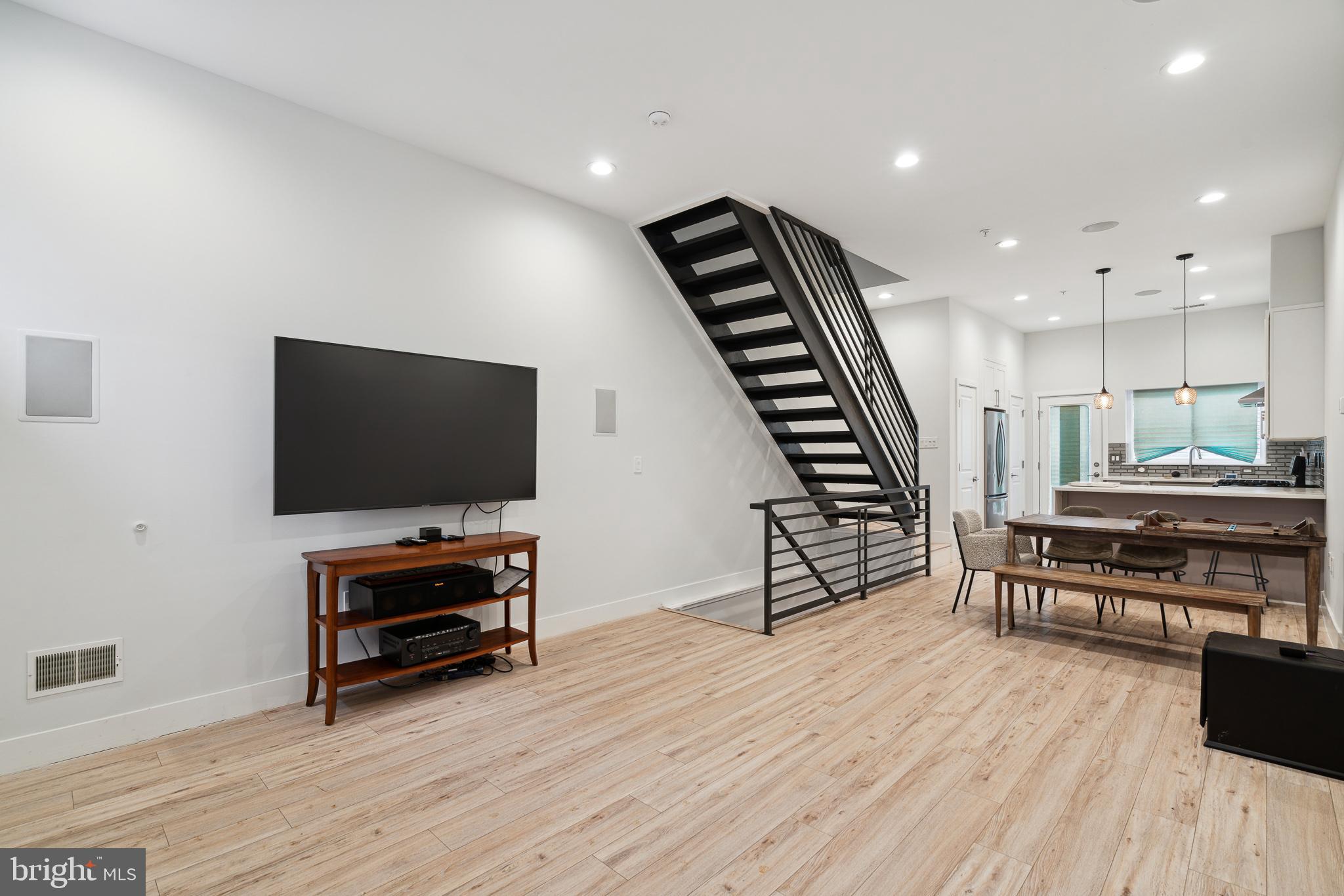 1448 N MYRTLEWOOD STREET