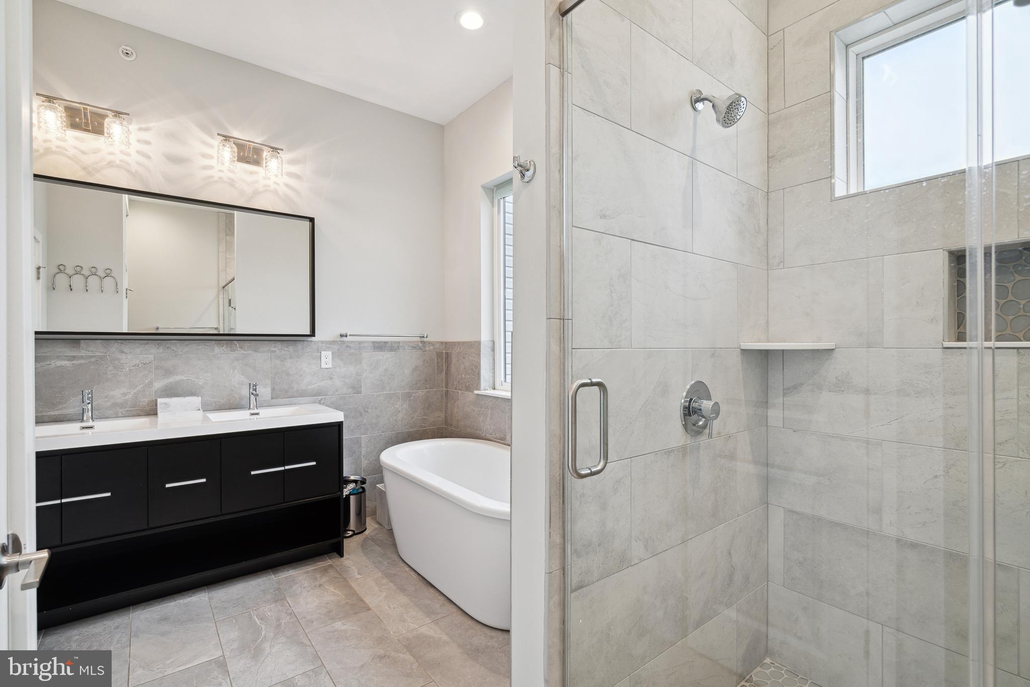 1448 N MYRTLEWOOD STREET