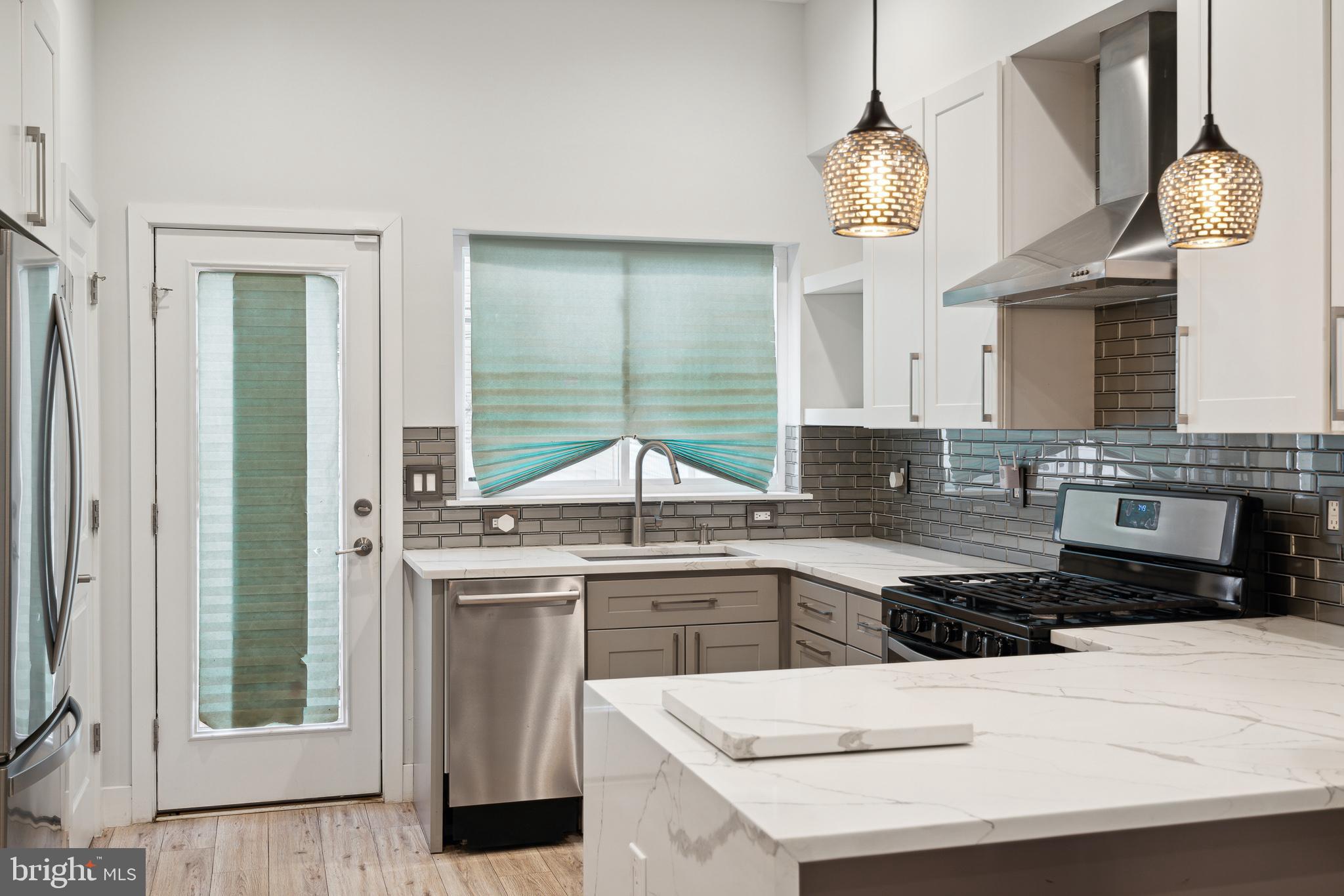 1448 N MYRTLEWOOD STREET