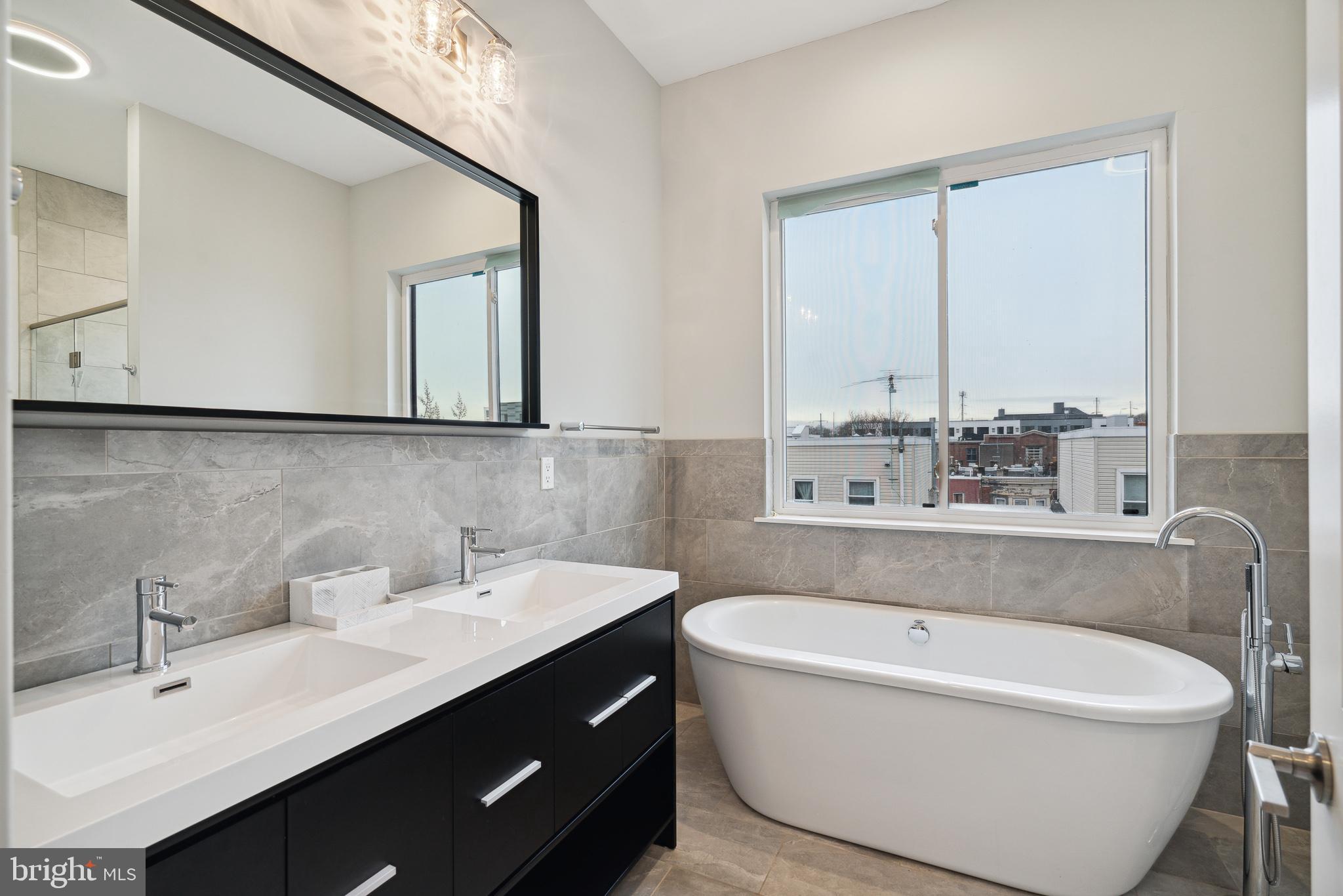 1448 N MYRTLEWOOD STREET